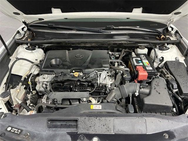 Photo of 2019 White Toyota Camry