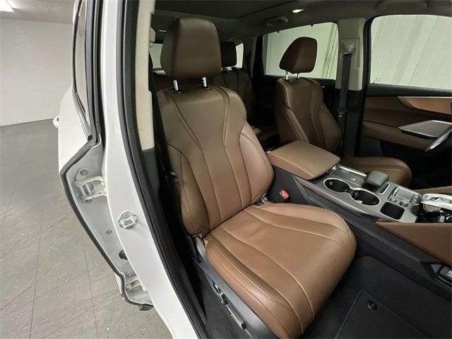 Photo of 2024 White Acura MDX