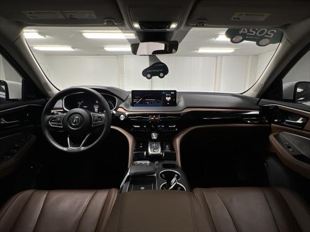 Photo of 2024 White Acura MDX