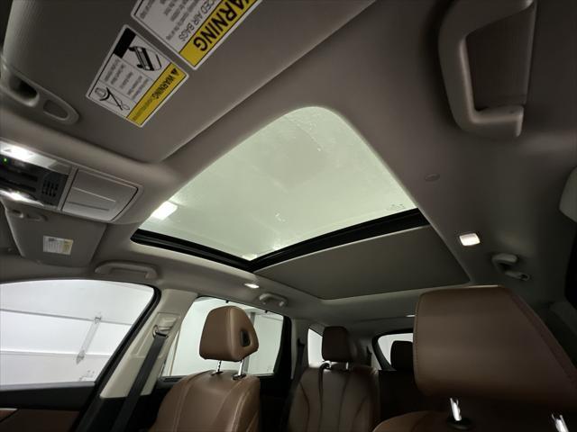Photo of 2024 White Acura MDX