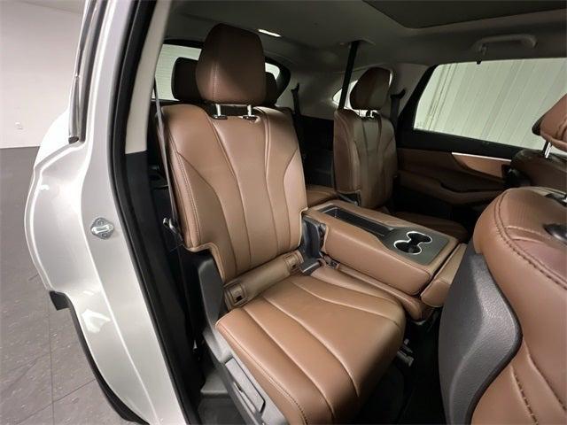 Photo of 2024 White Acura MDX