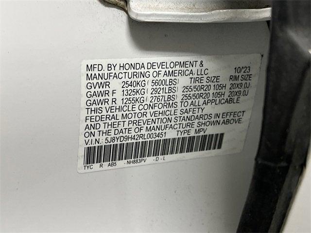 Photo of 2024 White Acura MDX