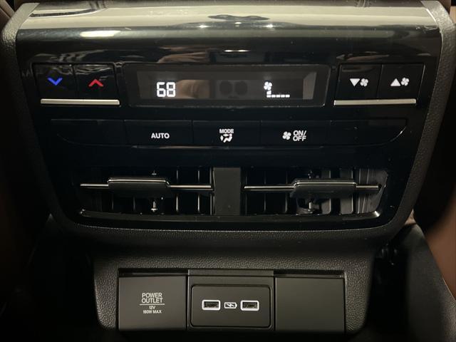 Photo of 2024 White Acura MDX