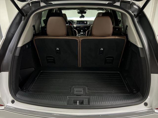 Photo of 2024 White Acura MDX