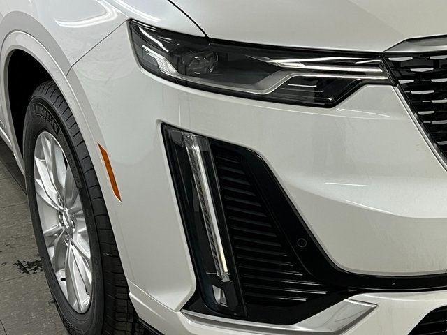 Photo of 2025 Crystal White Tricoat Cadillac XT6