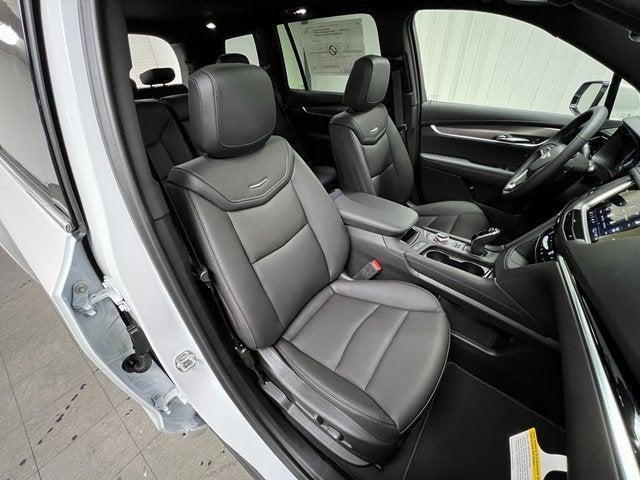 Photo of 2025 Crystal White Tricoat Cadillac XT6