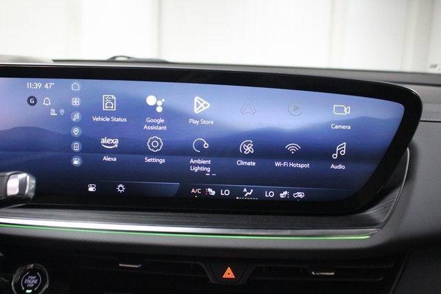 Photo of 2025 Summit White Buick Envision
