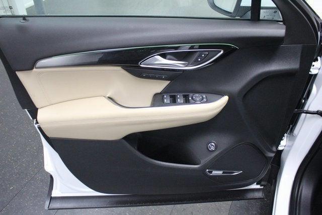 Photo of 2025 Summit White Buick Envision
