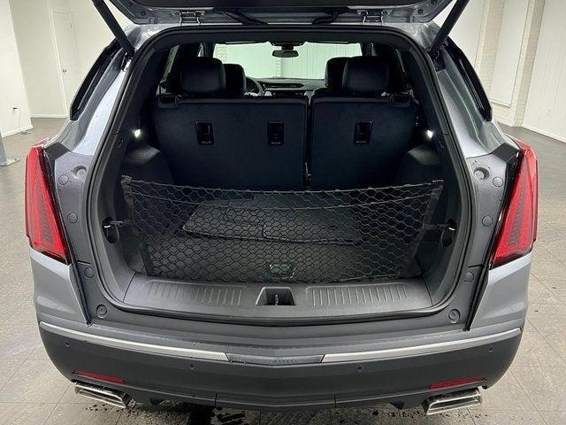 Photo of 2025 Argent Silver Metallic Cadillac XT5