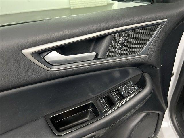 Photo of 2020 White Ford Edge