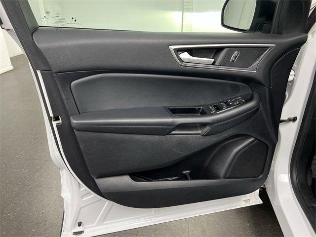 Photo of 2020 White Ford Edge