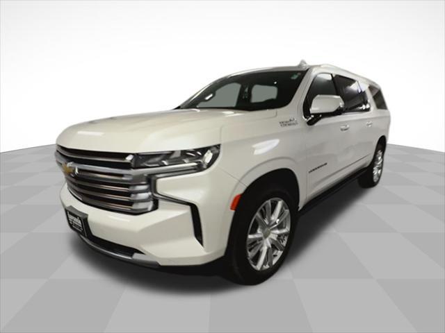 Photo of 2023 Iridescent Pearl Tricoat Chevrolet Suburban