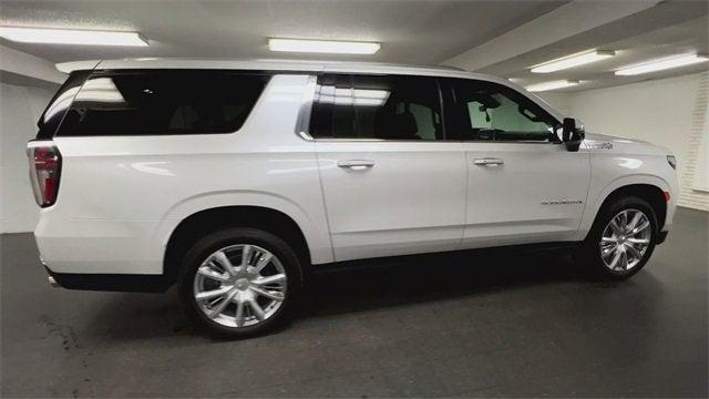 Photo of 2023 Iridescent Pearl Tricoat Chevrolet Suburban