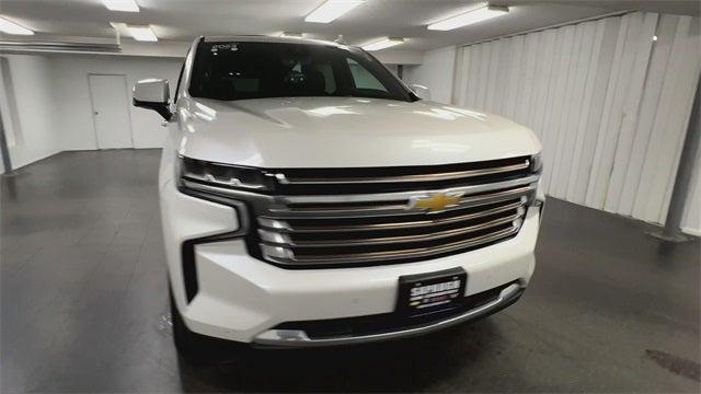 Photo of 2023 Iridescent Pearl Tricoat Chevrolet Suburban