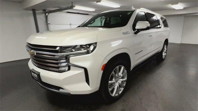 Photo of 2023 Iridescent Pearl Tricoat Chevrolet Suburban