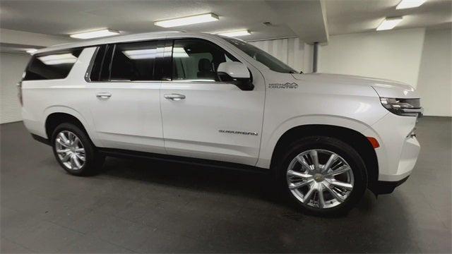 Photo of 2023 Iridescent Pearl Tricoat Chevrolet Suburban