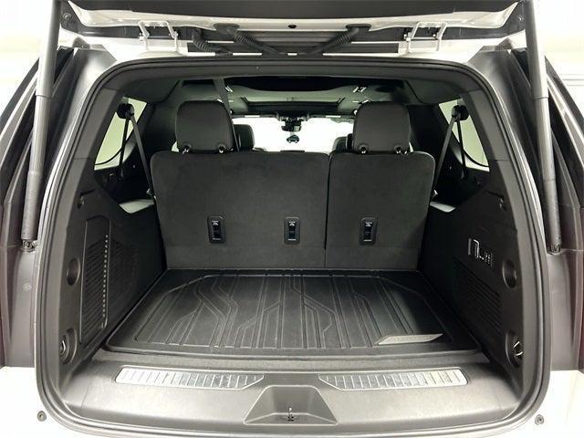Photo of 2023 Iridescent Pearl Tricoat Chevrolet Suburban