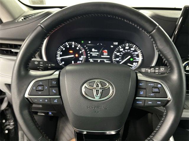 Photo of 2021 Black Toyota Highlander