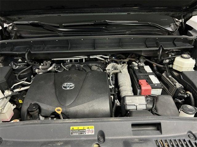 Photo of 2021 Black Toyota Highlander