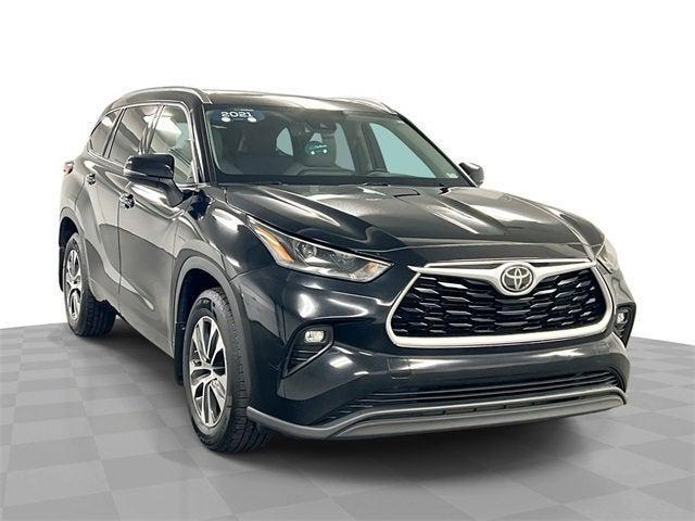Photo of 2021 Black Toyota Highlander