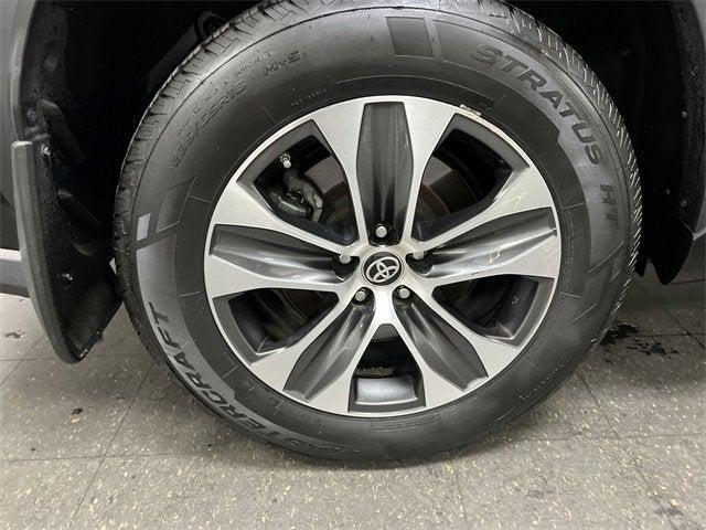 Photo of 2021 Black Toyota Highlander