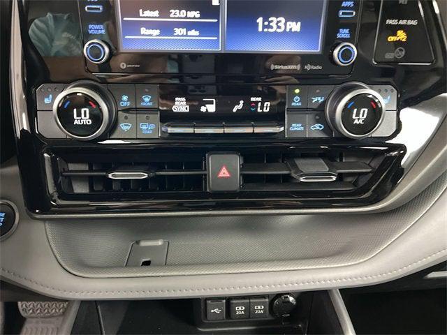 Photo of 2021 Black Toyota Highlander