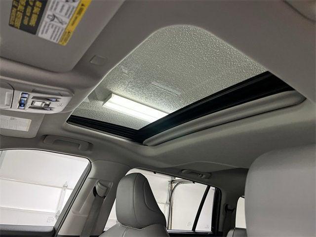 Photo of 2021 Black Toyota Highlander