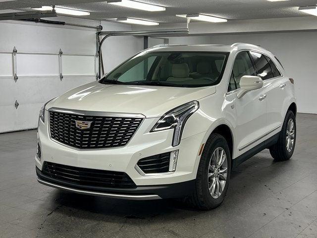 Photo of 2022 Crystal White Tricoat Cadillac XT5