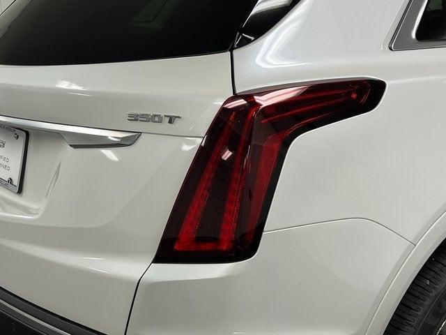 Photo of 2022 Crystal White Tricoat Cadillac XT5