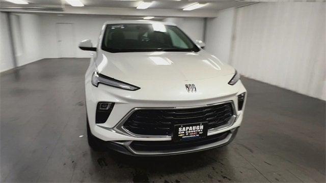Photo of 2024 White Frost Tricoat Buick Encore GX