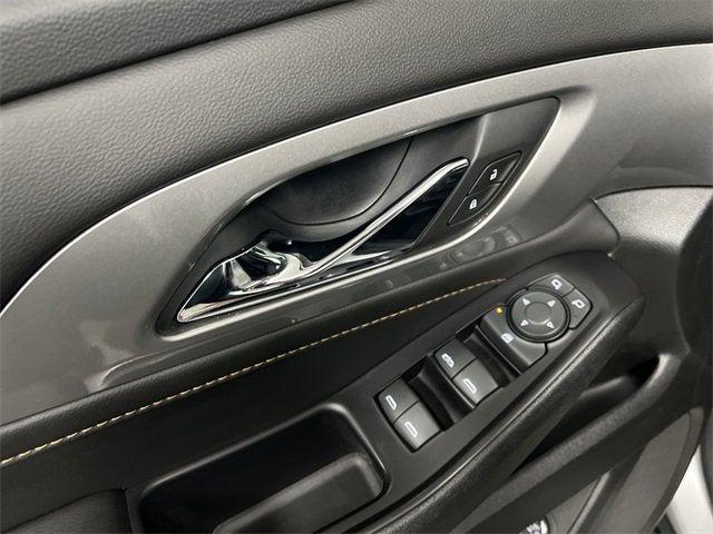 Photo of 2019 Exterior, Switchblade Silver Met (G) 636R Chevrolet Traverse