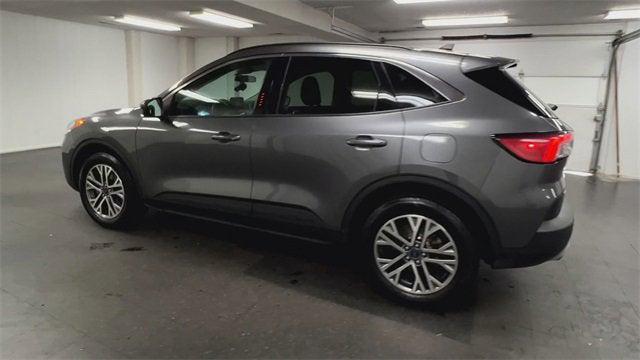 Photo of 2021 Gray Ford Escape