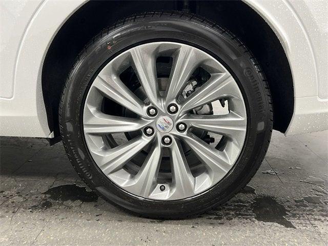 Photo of 2025 White Frost Tricoat Buick Envista