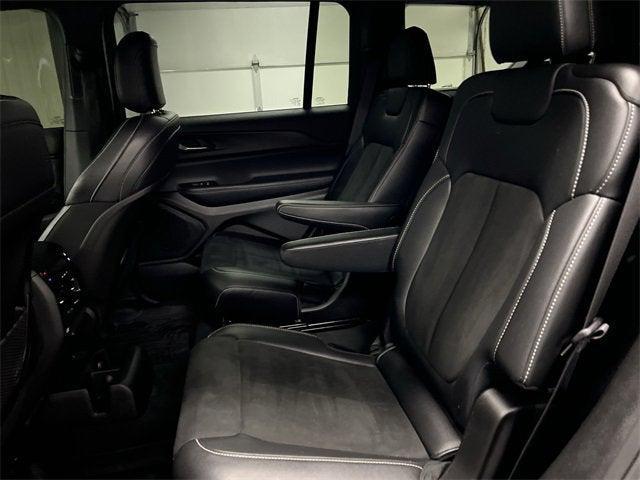 Photo of 2024 White Jeep Grand Cherokee L