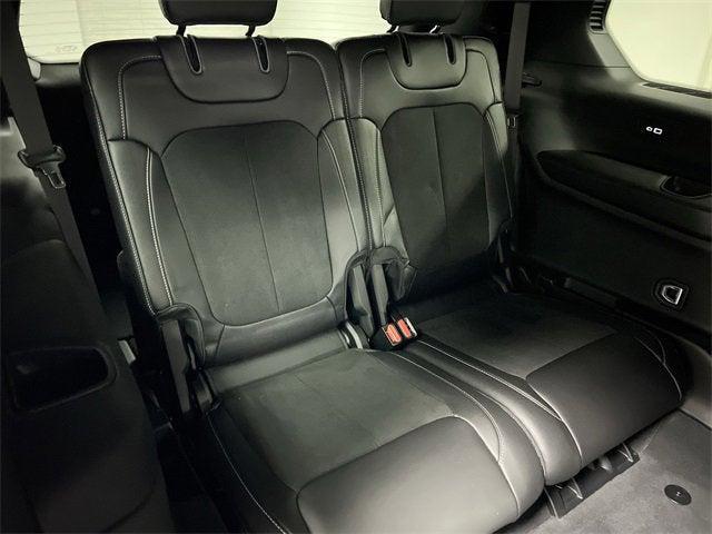 Photo of 2024 White Jeep Grand Cherokee L