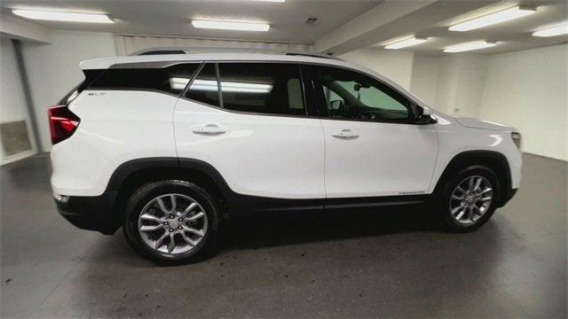 Photo of 2023 Summit White GMC Terrain