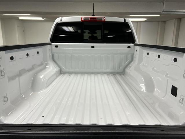 Photo of 2025 Summit White Chevrolet Colorado