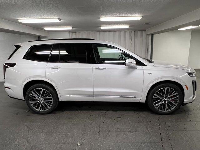 Photo of 2025 Crystal White Tricoat Cadillac XT6