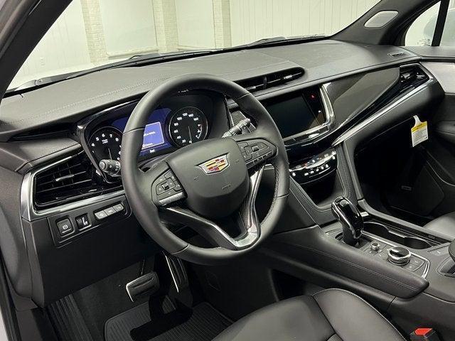 Photo of 2025 Crystal White Tricoat Cadillac XT6