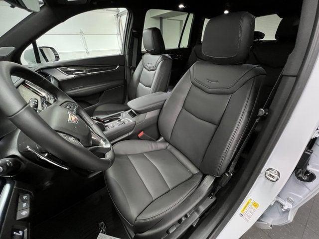 Photo of 2025 Crystal White Tricoat Cadillac XT6