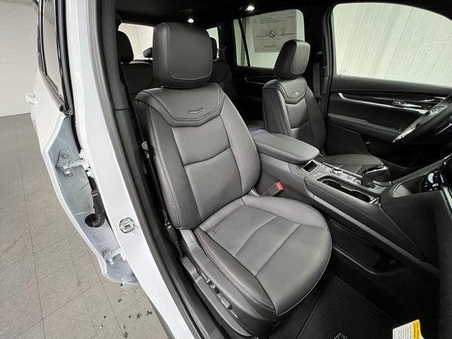 Photo of 2025 Crystal White Tricoat Cadillac XT6
