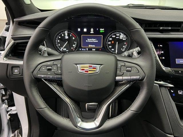 Photo of 2025 Crystal White Tricoat Cadillac XT6