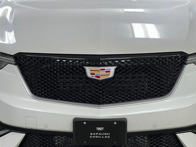 Photo of 2025 Crystal White Tricoat Cadillac XT6