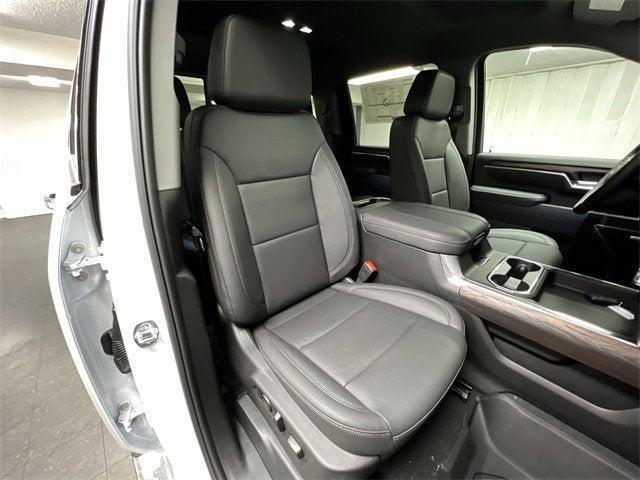 Photo of 2025 Summit White GMC Sierra 2500