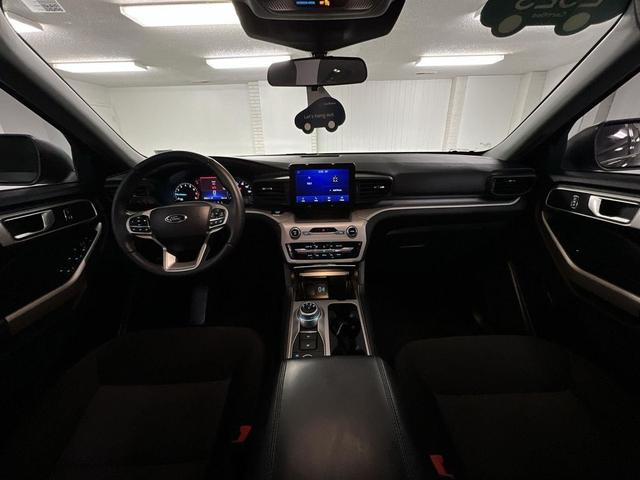 Photo of 2023 Black Ford Explorer