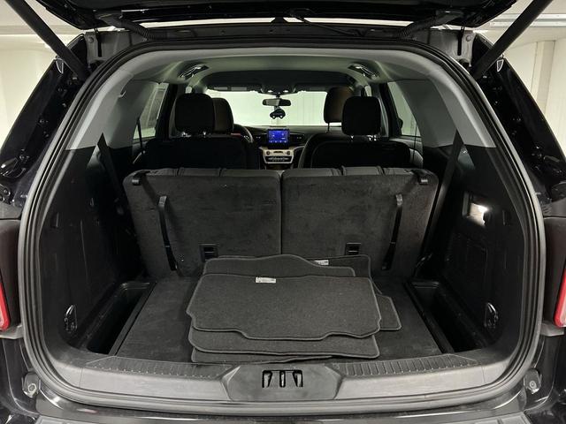 Photo of 2023 Black Ford Explorer