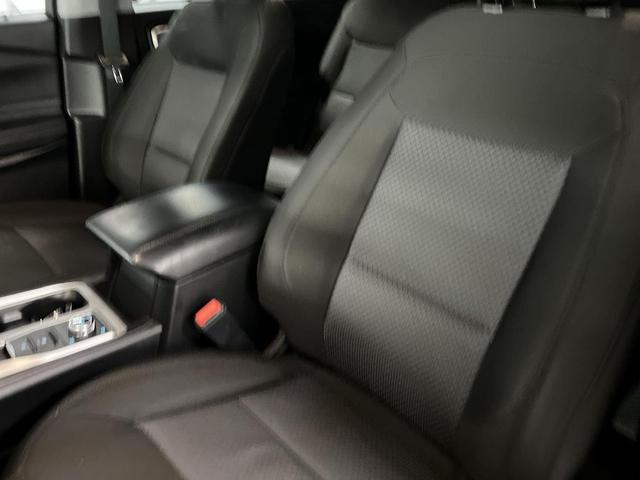 Photo of 2023 Black Ford Explorer