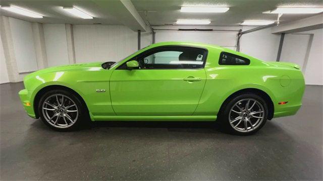 Photo of 2014 Green Ford Mustang