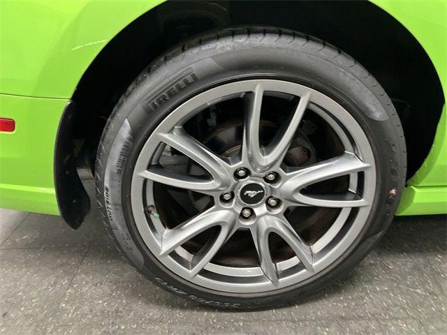Photo of 2014 Green Ford Mustang