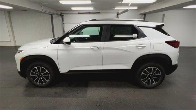 Photo of 2026 Summit White Chevrolet Trailblazer